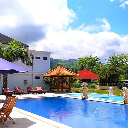 Puri Lovina Hotel Exterior photo