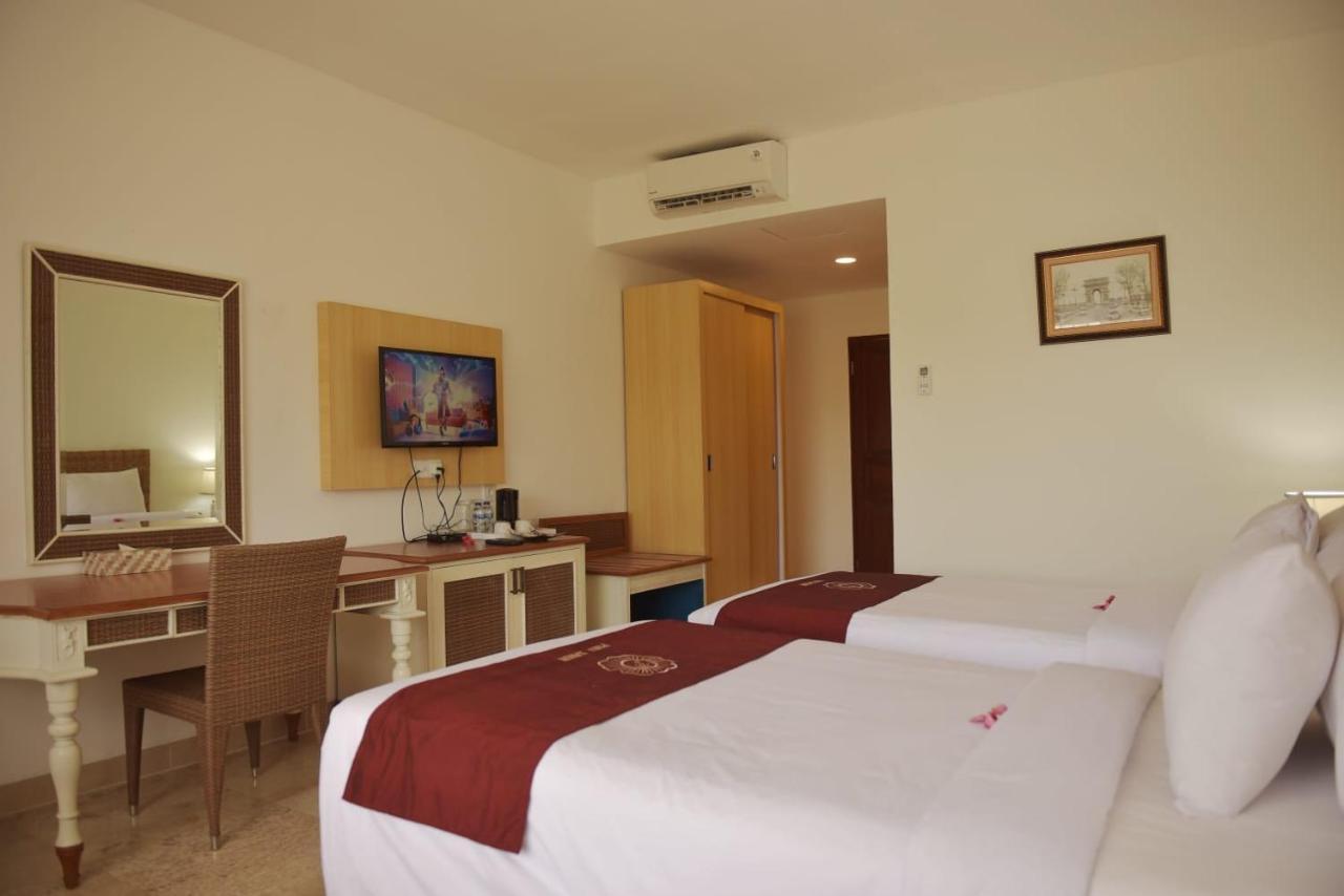 Puri Lovina Hotel Exterior photo